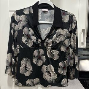 ✨3/$20 Hidden Lotus vintage top